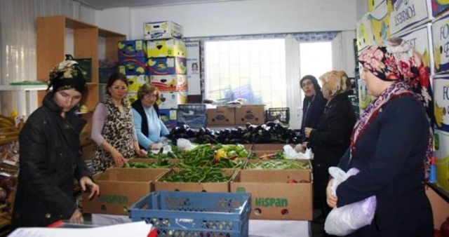 Ataşehir Gülenyüz Yardımlaşma Derneği Yardım Dağıtımına Devam Ediyor. 2018