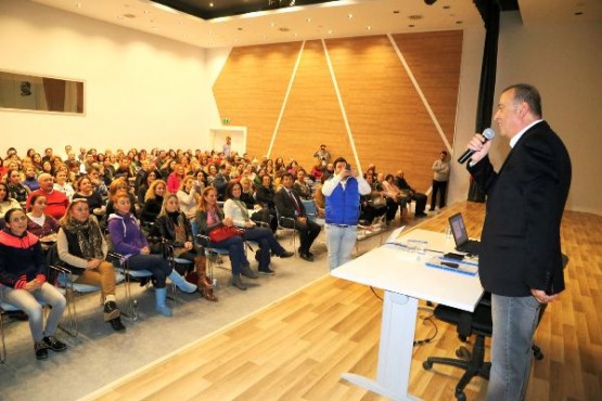 Ataşehirli Hayvanseverler için eğitim verildi