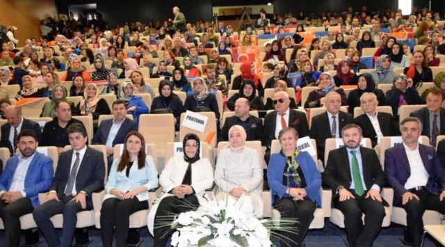 Ak Parti Ataşehir Kadın Kolları Seçimi, Neslihan Yurdakul Yeniden Seçildi