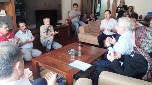 Ataşehir Kaymakamı, Zafer KARAMEHMETOĞLU, Demokrasi Gazilerini Ziyaret etti