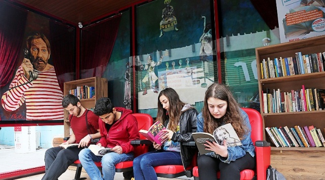 Ataşehir Kitap Okuyor