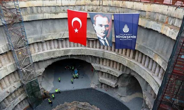 Ekrem İmamoğlu Dudullu Bostancı Metro Hattı inşaatında incelemelerde bulundu