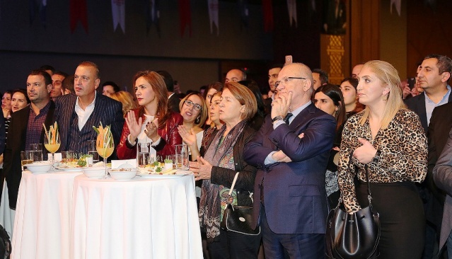 ATAŞEHİRLİ ÖĞRETMENLER AYLA ÇELİK KONSERİNDE BULUŞTU 2018