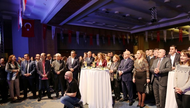 ATAŞEHİRLİ ÖĞRETMENLER AYLA ÇELİK KONSERİNDE BULUŞTU 2018