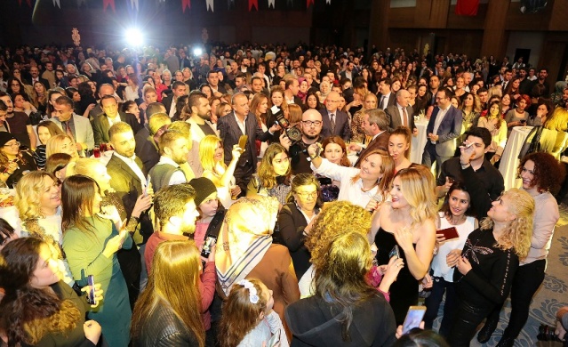 ATAŞEHİRLİ ÖĞRETMENLER AYLA ÇELİK KONSERİNDE BULUŞTU 2018