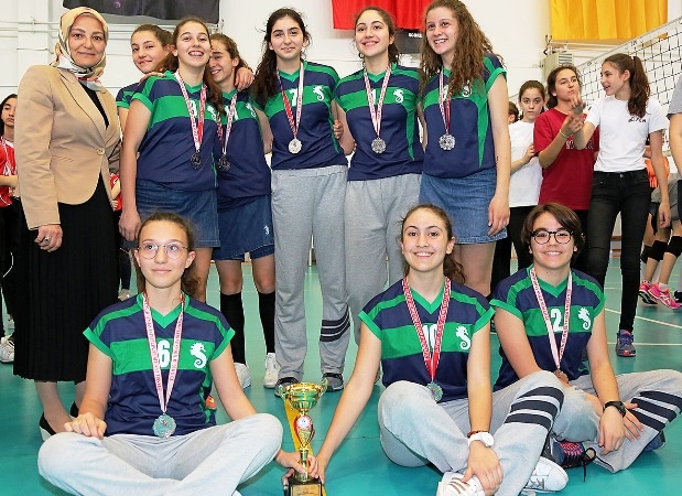 ATAŞEHİR'DE VOLEYBOL TURNUVASI SONA ERDİ