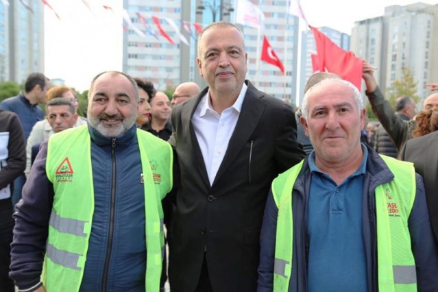 ULU ÖNDER ATATÜRK ÖZLEMLE VE SAYGIYLA ATAŞEHİR’DE ANILDI