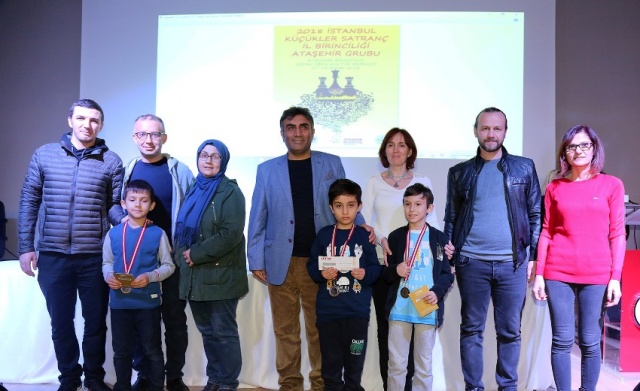 ATAŞEHİR'DE ÇOCUKLAR SATRANÇ TURNUVASINDA YARIŞTI