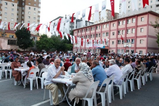 ATAŞEHİR BELEDİYESİ SOKAK İFTARI, İÇERENKÖY