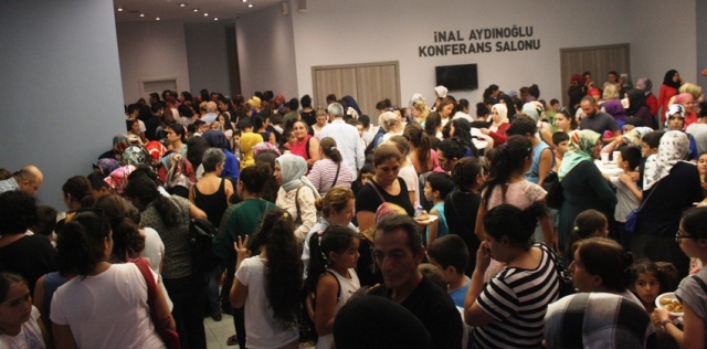 ATAŞEHİR’DE BİNLERCE ÇOCUK SANAT VE SPOR OKULLARINA KATILDI