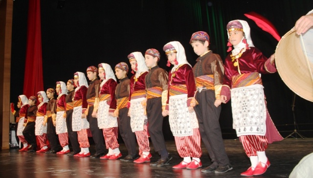 ATAŞEHİR’DE BİNLERCE ÇOCUK SANAT VE SPOR OKULLARINA KATILDI