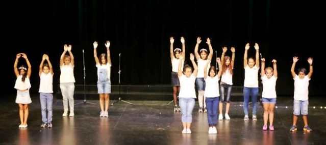 ATAŞEHİR’DE BİNLERCE ÇOCUK SANAT VE SPOR OKULLARINA KATILDI