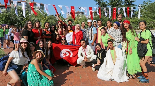 ATAŞEHİR ULUSLARARASI YAZ OKULU FESTİVALİ COŞKUYLA SONA ERDİ