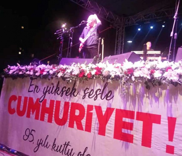 CUMHURİYET BAYRAMI COŞKUYLA ATAŞEHİR’DE KUTLANDI