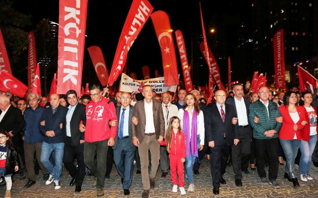 CUMHURİYET BAYRAMI COŞKUYLA ATAŞEHİR’DE KUTLANDI