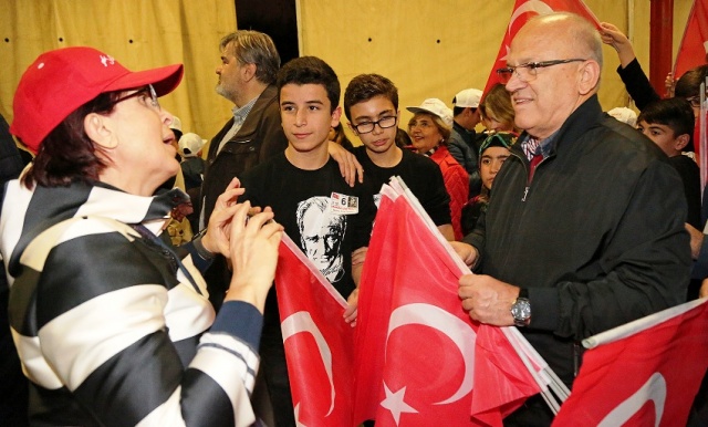 ATAŞEHİRLİ ÇOCUKLAR ANITKABİR YOLUNDA