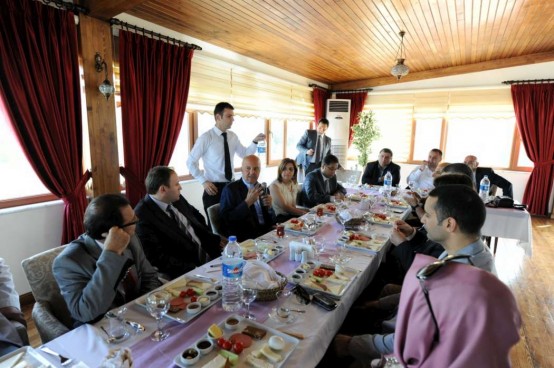 BASIN DANIŞMANLARI EHMET ALİ BİRAND'I AĞIRLADI