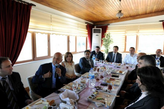 BASIN DANIŞMANLARI EHMET ALİ BİRAND'I AĞIRLADI