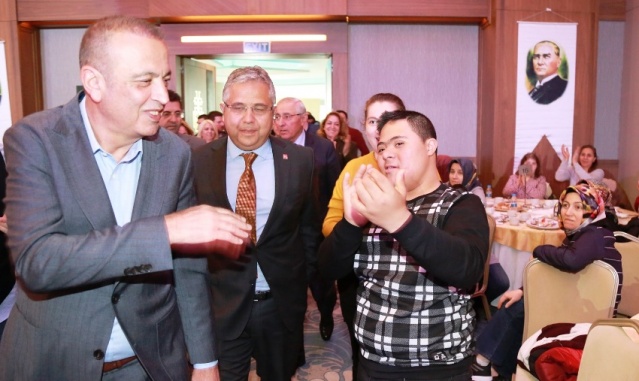 Battal İlgezdi, Ataşehirde Engellilerle Buluştu 2019
