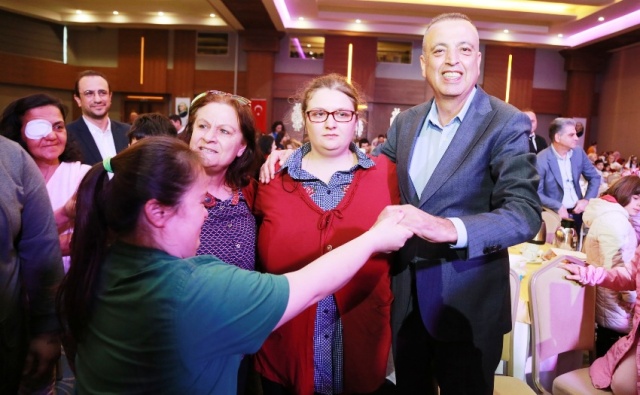 Battal İlgezdi, Ataşehirde Engellilerle Buluştu 2019