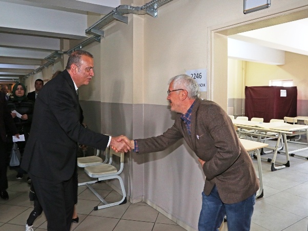 Battal İlgezdi, Gamze akkuş İlgezdi Referandum'da Oylarını Kullandı