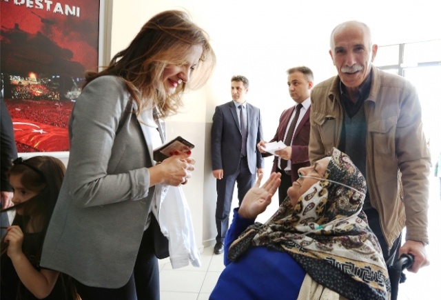Battal İlgezdi, Gamze akkuş İlgezdi Referandum'da Oylarını Kullandı