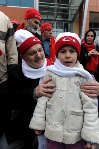 BEYKOZLULAR, SARIKAMIŞ ŞEHİTLERİ İÇİN YÜRÜDÜLER