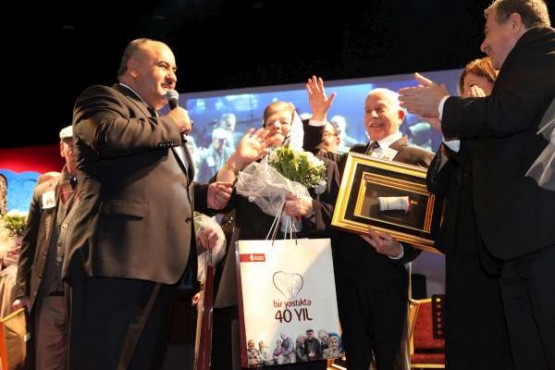 BİR YASTIKTA 40 YIL