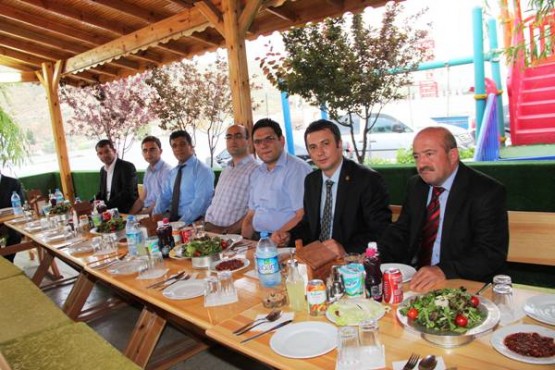 Çankırı’da Görev Değişikliği, Veda yemeği