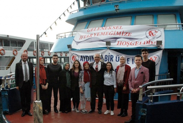 Çankırı Vakfı, Eğitim Gönüllülerini ‘Boğaz’daki İftarda Buluşturdu 2018