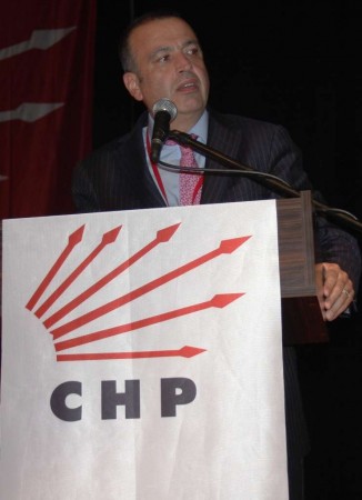 chp-Atasehir-2-olgan-kongre- Mahmut- Altinkaynak