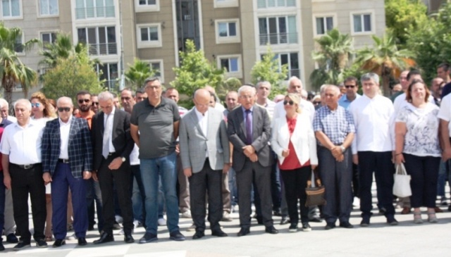 CHP, ATAŞEHİR'DE 15 TEMMUZ ŞEHİTLERİNİ ANDI