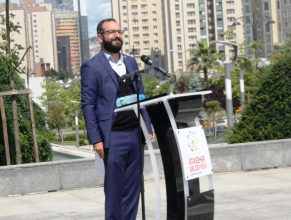 CHP, ATAŞEHİR'DE 15 TEMMUZ ŞEHİTLERİNİ ANDI