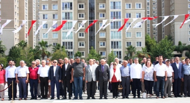 CHP, ATAŞEHİR'DE 15 TEMMUZ ŞEHİTLERİNİ ANDI