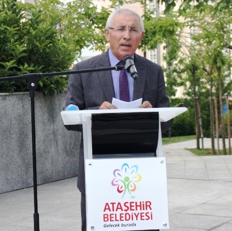 CHP, ATAŞEHİR'DE 15 TEMMUZ ŞEHİTLERİNİ ANDI