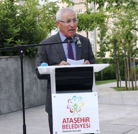 CHP, ATAŞEHİR'DE 15 TEMMUZ ŞEHİTLERİNİ ANDI