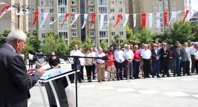 CHP, ATAŞEHİR'DE 15 TEMMUZ ŞEHİTLERİNİ ANDI