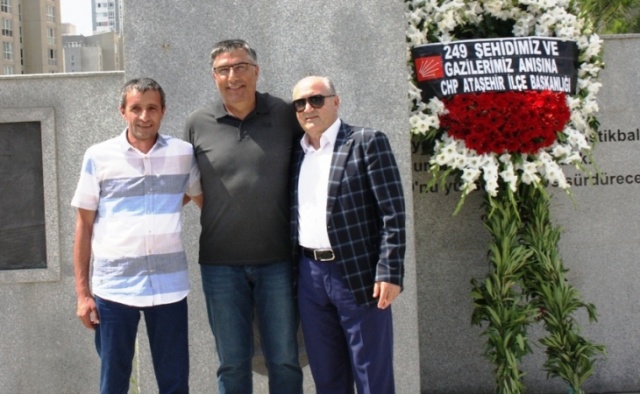 CHP, ATAŞEHİR'DE 15 TEMMUZ ŞEHİTLERİNİ ANDI