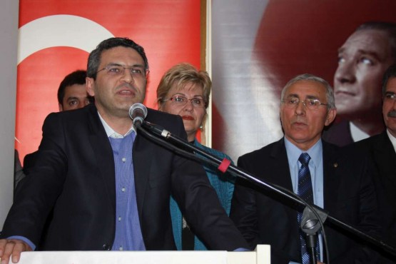 CHP ATAŞEHİR İLÇE GÖREV TESLİM TÖRENİ