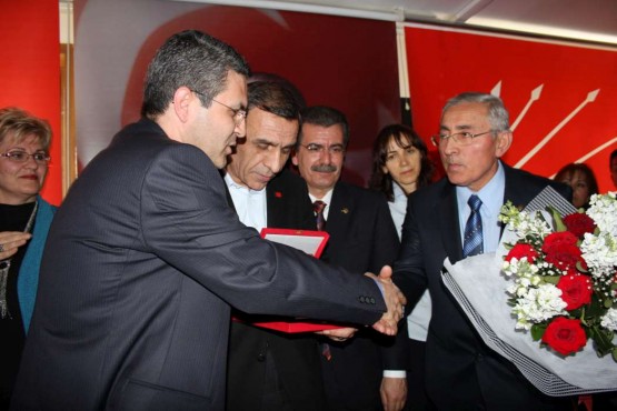 CHP ATAŞEHİR İLÇE GÖREV TESLİM TÖRENİ