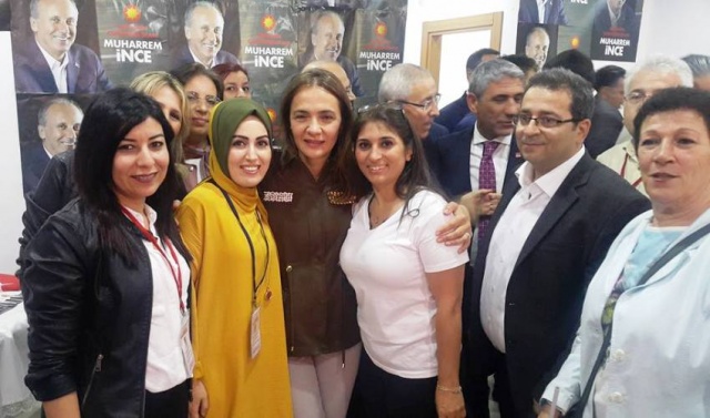 Ataşehir'de CHP İçerenköy Seçim Bürosu açıldı