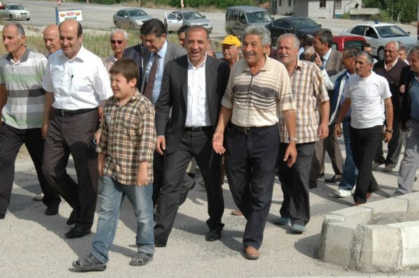 GÜRSEL TEKİN, KADİR GÖKMEN ÖGÜT ÇÖREKÇİLER KÖYÜ ZİYARETİ