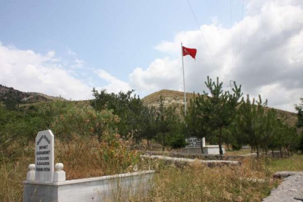 ÇÖREKÇİLER KÖYÜ MEZARLIĞI 2011