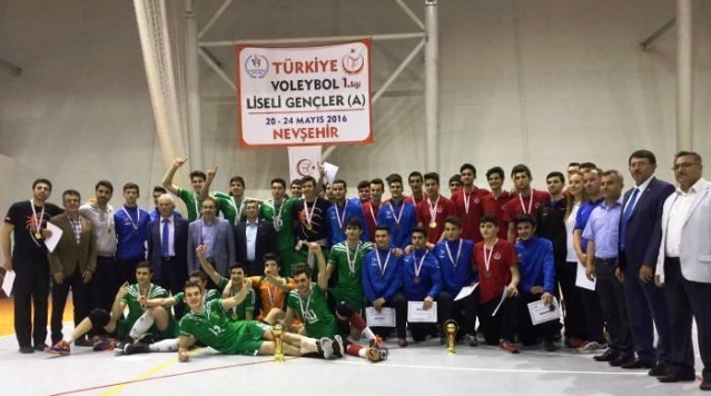 BOSTANCI DOĞA ANADOLU LİSESİ VOLEYBOL ŞAMPİYONASI'NDA TÜRKİYE BİRİNCİSİ OLDU.