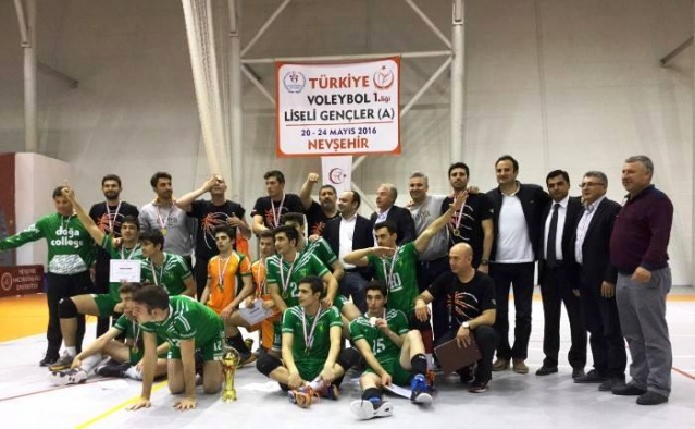 BOSTANCI DOĞA ANADOLU LİSESİ VOLEYBOL ŞAMPİYONASI'NDA TÜRKİYE BİRİNCİSİ OLDU.