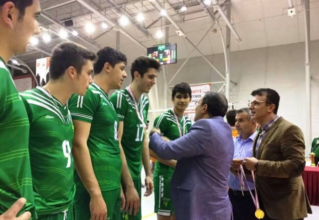 BOSTANCI DOĞA ANADOLU LİSESİ VOLEYBOL ŞAMPİYONASI'NDA TÜRKİYE BİRİNCİSİ OLDU.