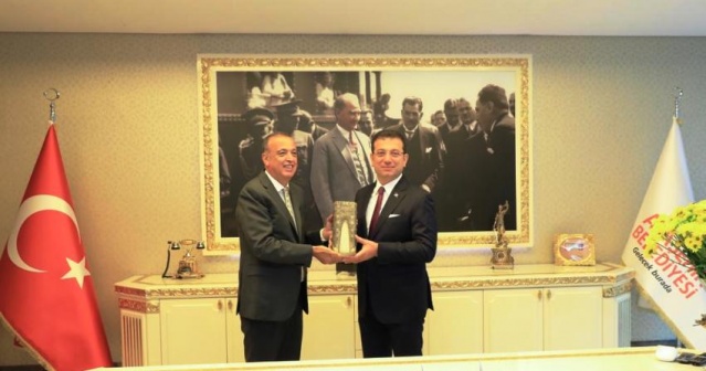 EKREM İMAMOĞLU, ATAŞEHİR BELEDİYESİ’Nİ YİYARET ETTİ