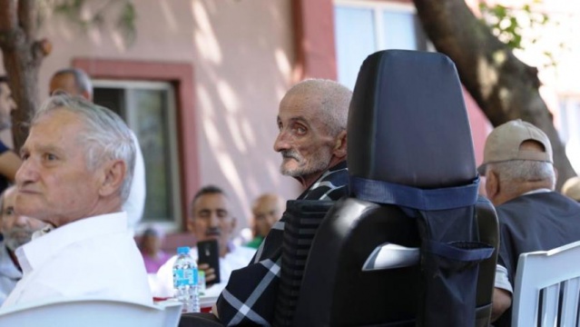Ekrem İmamoğlu Ataşehir’deki Darülacezeyi ziyaret etti
