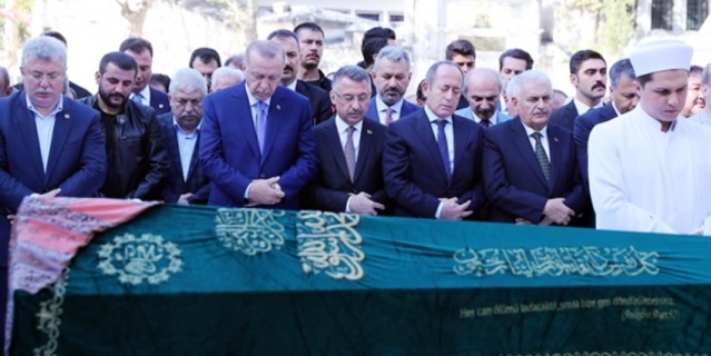 AK Partili Emin Akbaşoğlu'nun annesi son yolculuğuna uğurlandı