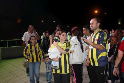 FNERBAHÇE-MANİSASİPOR_BAYANSEYİRCİLİ MAÇ